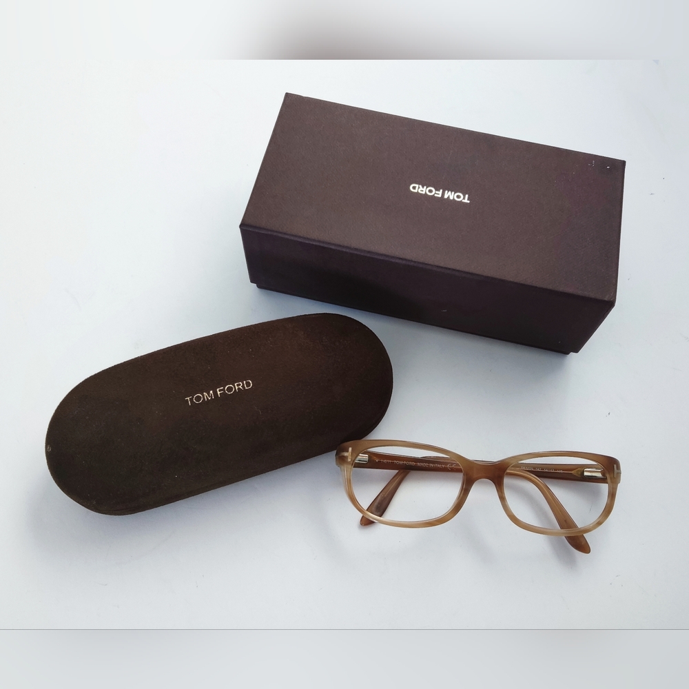 Tom Ford Unisex Tan Glasses Frame with Case. 54×17 135 Pre-owned.
